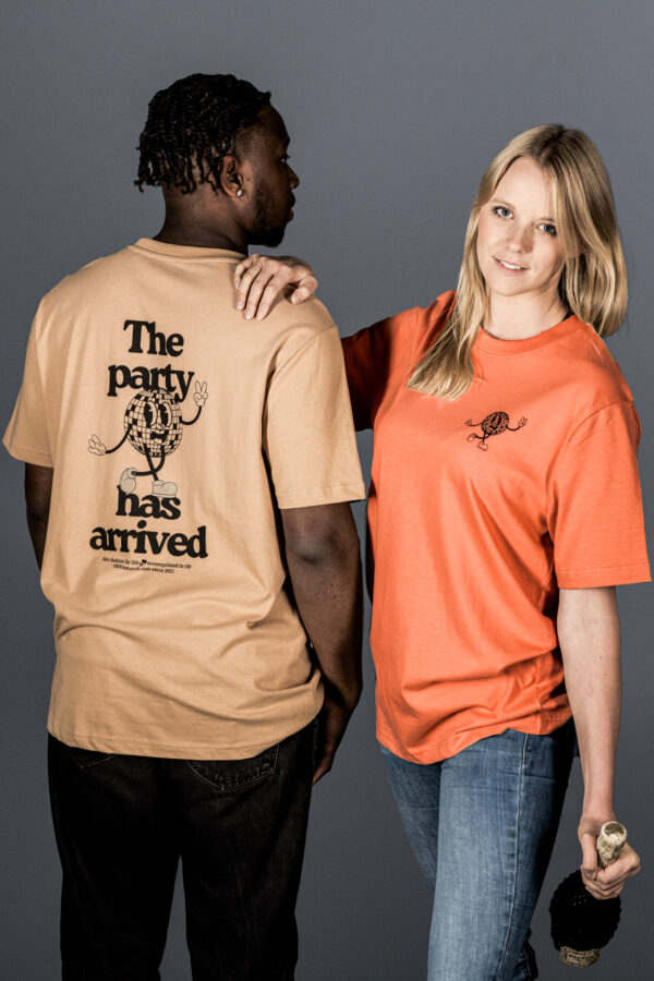 the party has arrived t-shirt oversized OSNAmerch latte kupfer