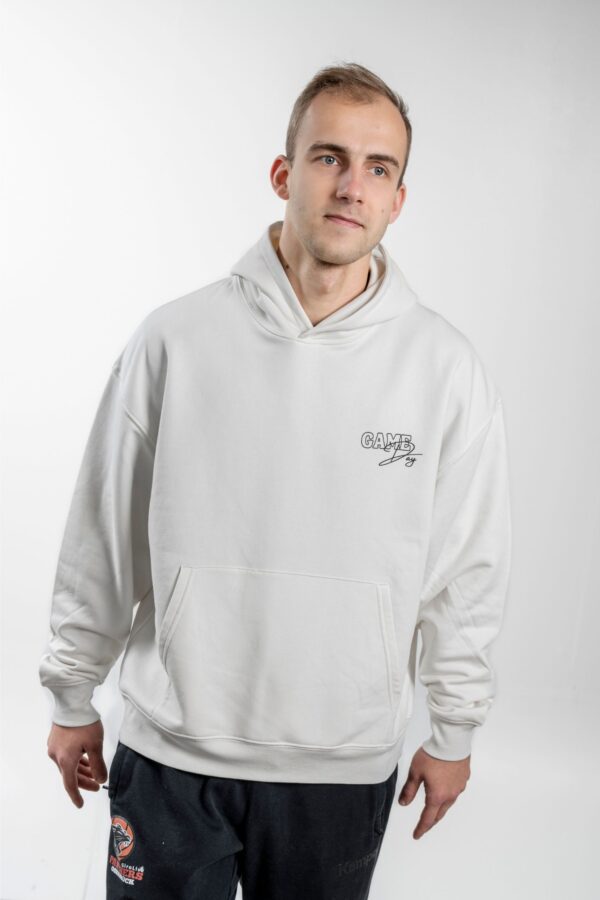 Game Day Hoodie front – Vorderansicht mit sichtbarem Brustprint