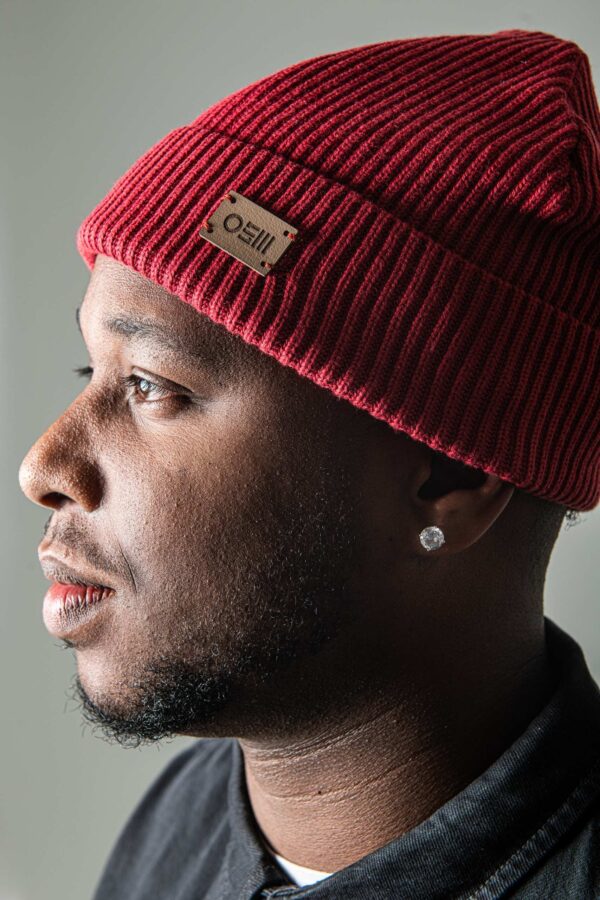 OSM beanie kaminrot aus biobaumwolle mit kaktusleder patch
