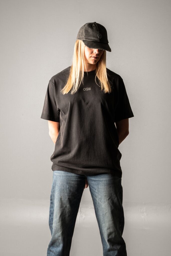 HOMETOWN T-Shirt in vintage black – Frontansicht mit OSM Brustprint