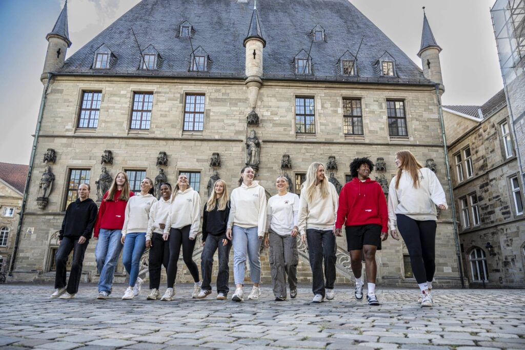 Panthers x OSNAmerch Osnabrück Hoodie nachhaltige OSNAmerch Kollektion fair produziert in Osnabrück