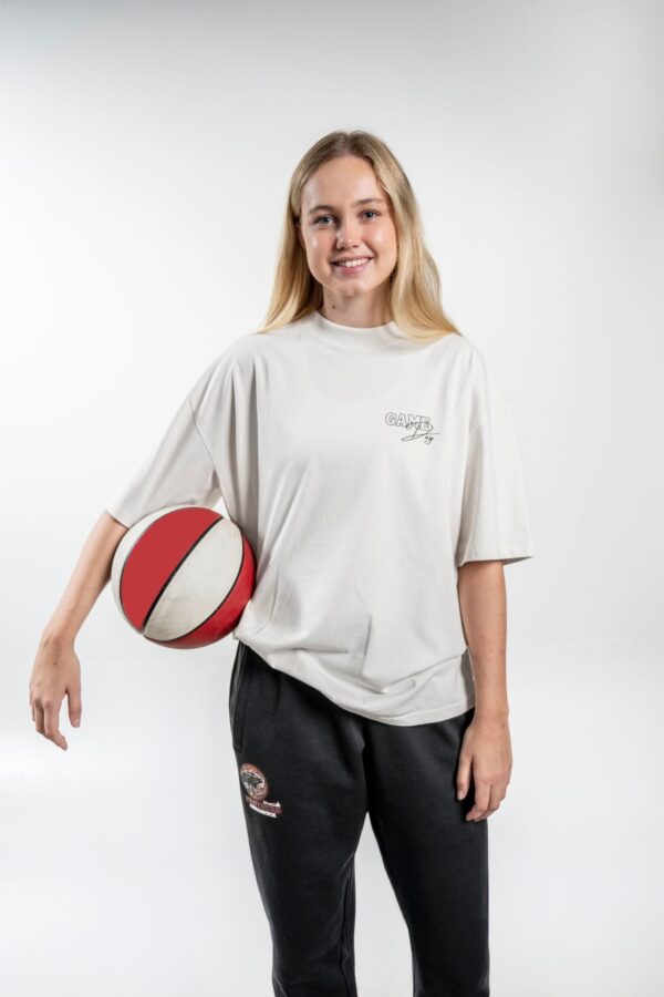 Game Day Heavy Tee front – Vorderansicht mit sichtbarem Brustprint